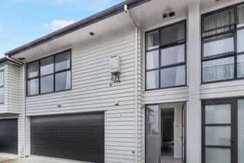 8 Windfola Parkway, Takanini