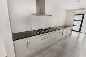 8 Windfola Parkway, Takanini