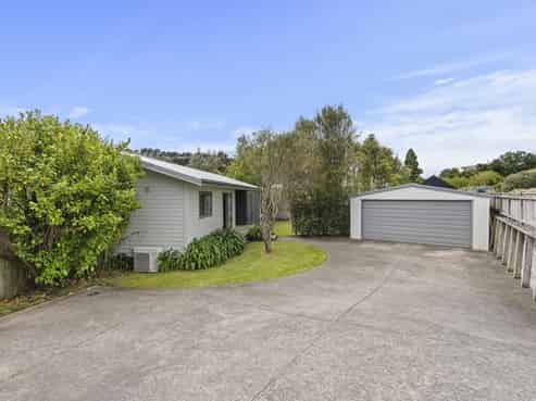 1185 South Road, Oakura