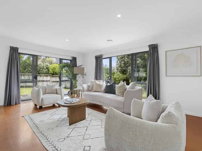 1185 South Road, Oakura