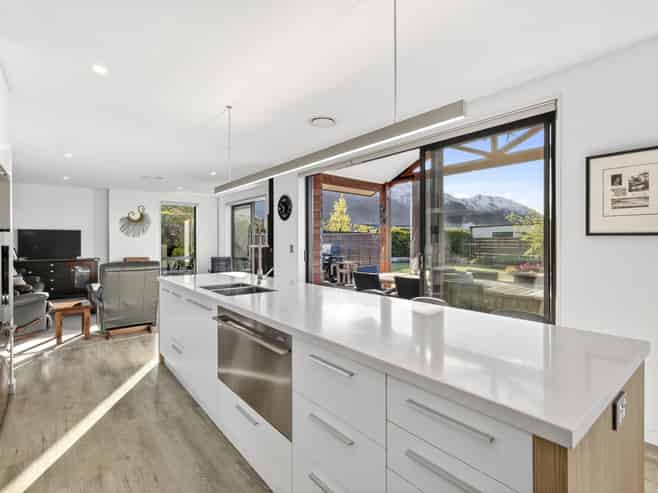 12 Sapphire Spring Rise, Wanaka