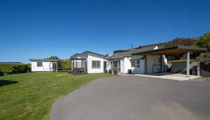 147 Soleares Avenue, Mount Pleasant