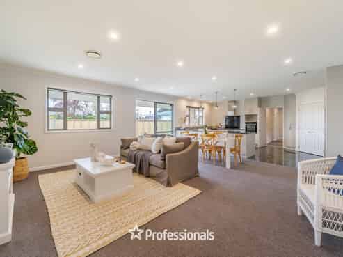 7 Seddon Street, Waikanae