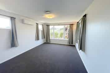 43 Lynda Avenue, Paparangi