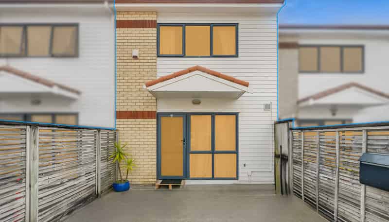 20/3 Ambrico Place, New Lynn