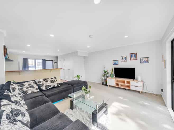 20/3 Ambrico Place, New Lynn
