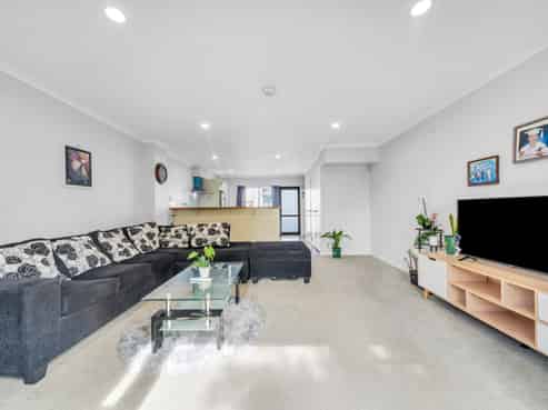 20/3 Ambrico Place, New Lynn