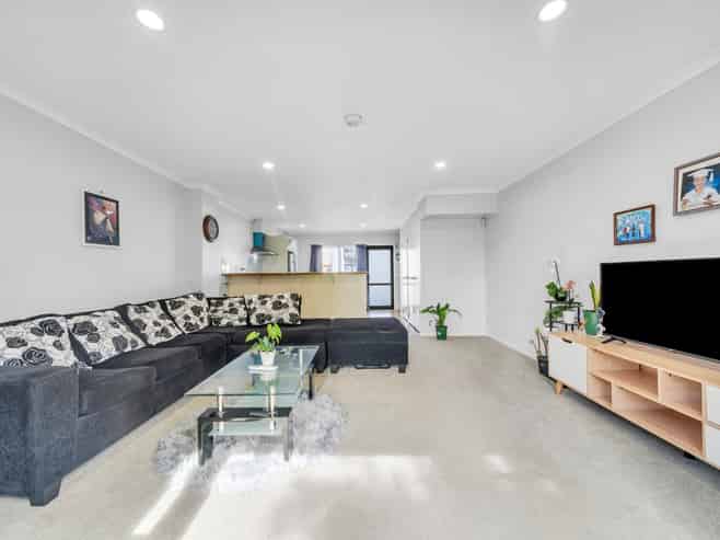 20/3 Ambrico Place, New Lynn