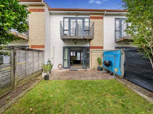 20/3 Ambrico Place, New Lynn