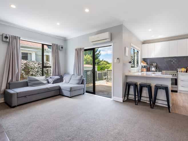 10 Constant Street, Sawyers Bay