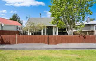 10 Constant Street, Sawyers Bay