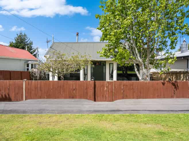 10 Constant Street, Sawyers Bay
