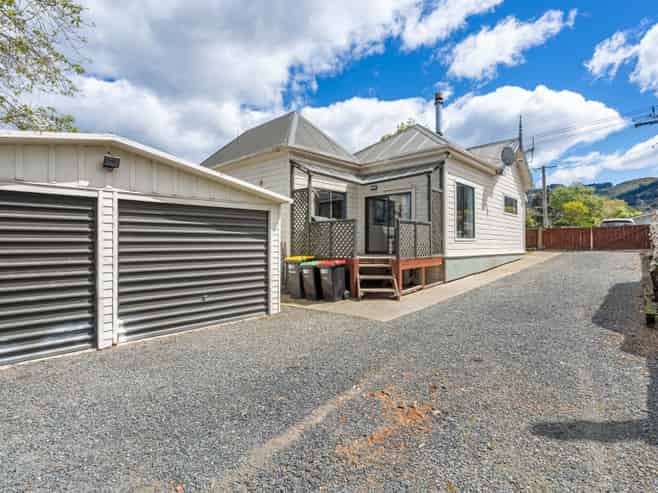 10 Constant Street, Sawyers Bay