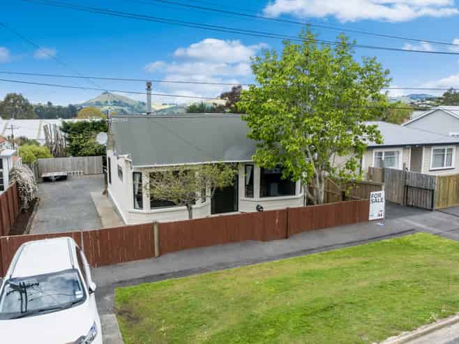 10 Constant Street, Sawyers Bay