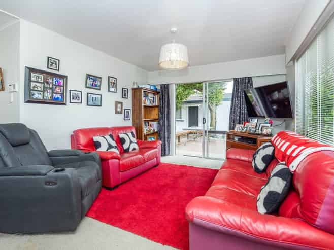 7 Maple Avenue, Dinsdale