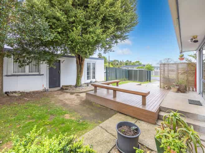 7 Maple Avenue, Dinsdale