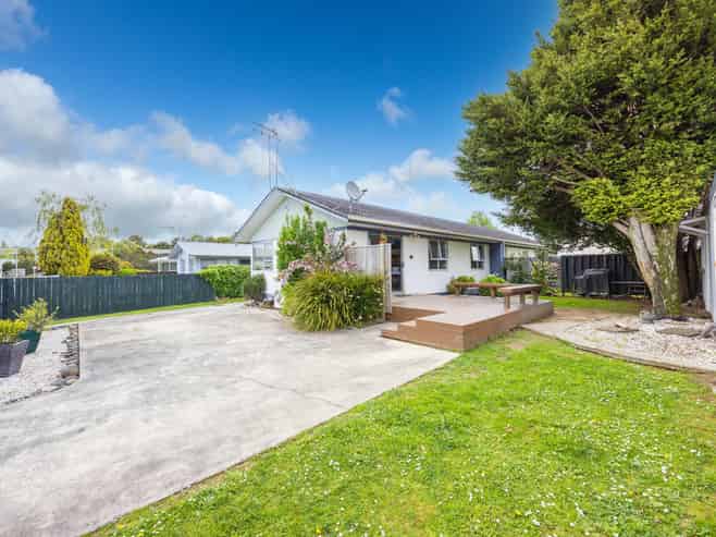 7 Maple Avenue, Dinsdale