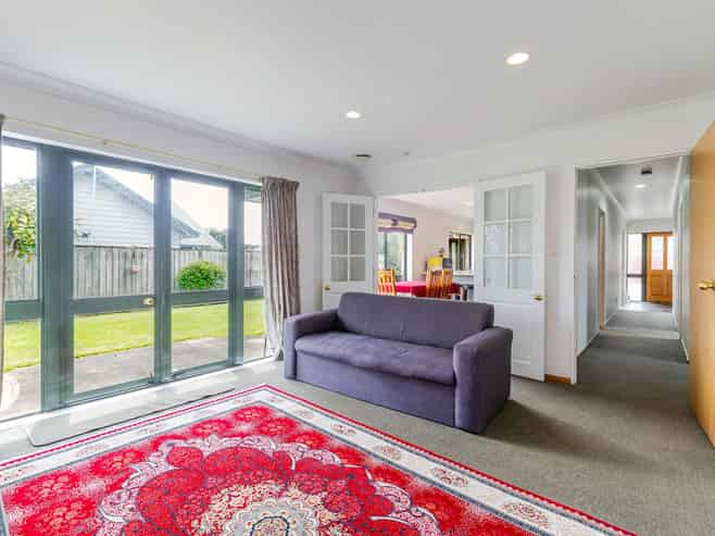 11 Clearview Drive, Milson