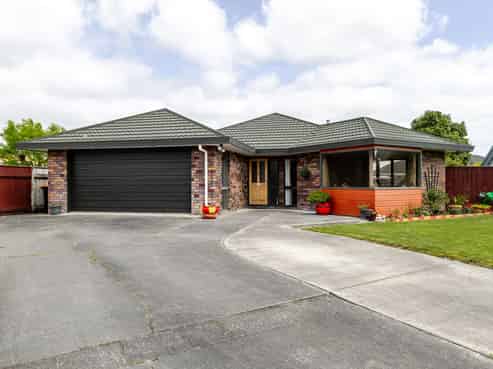 11 Clearview Drive, Milson