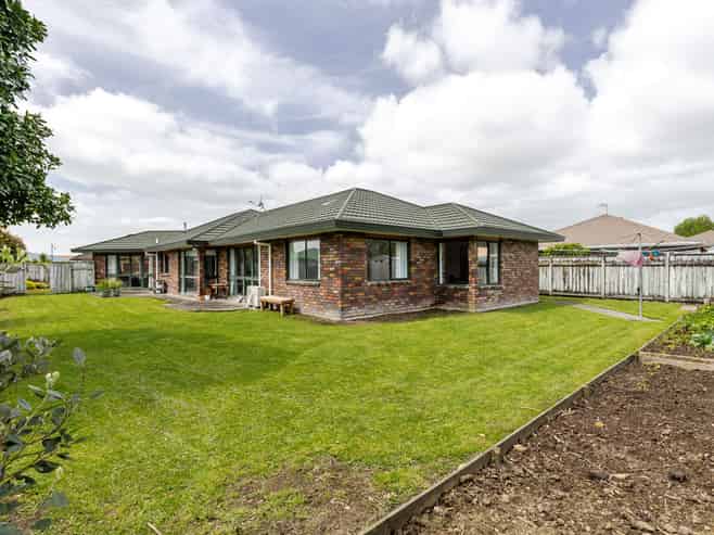 11 Clearview Drive, Milson