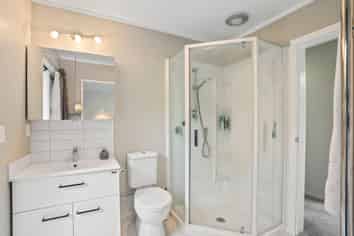 2/3 Tiri View Place, Torbay