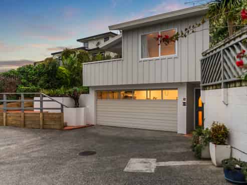 2/3 Tiri View Place, Waiake
