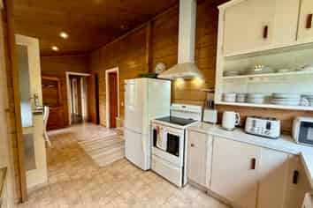 14B Greenslade Road, Raglan