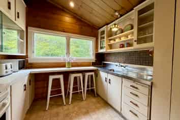 14B Greenslade Road, Raglan