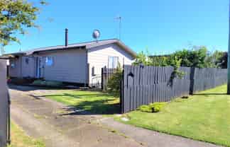 415 Ngatai Road, Bellevue