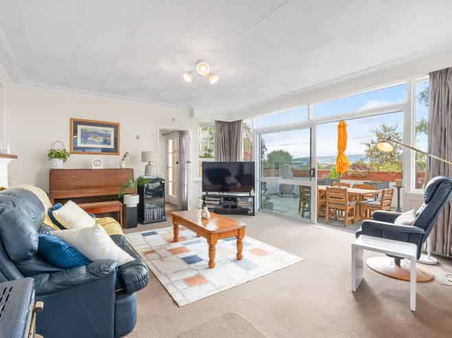 52 Gladstone Road North, Mosgiel