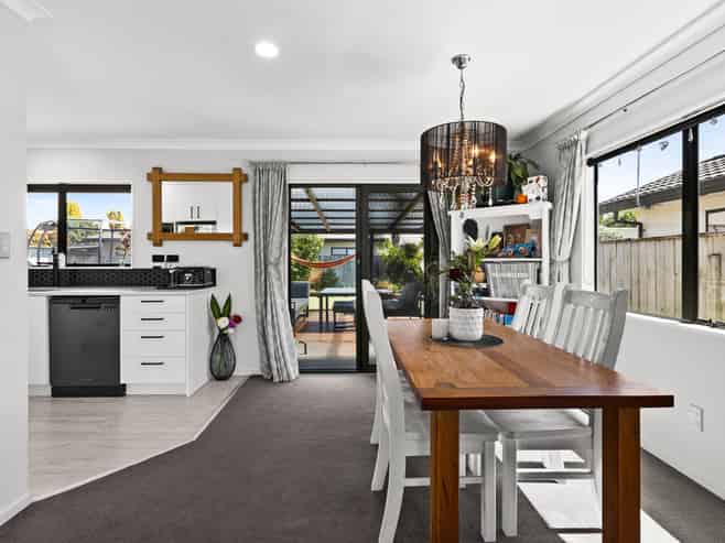 8 Bucksburn Place, Greenmeadows