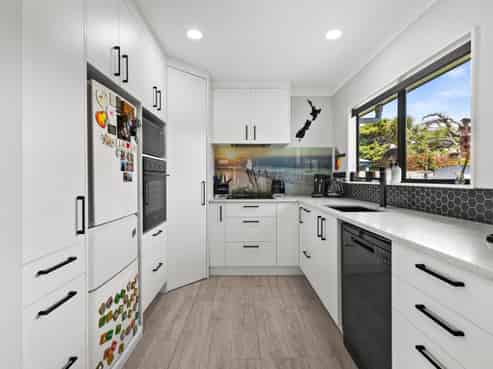 8 Bucksburn Place, Greenmeadows