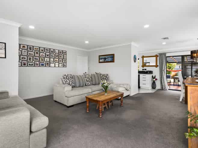 8 Bucksburn Place, Greenmeadows