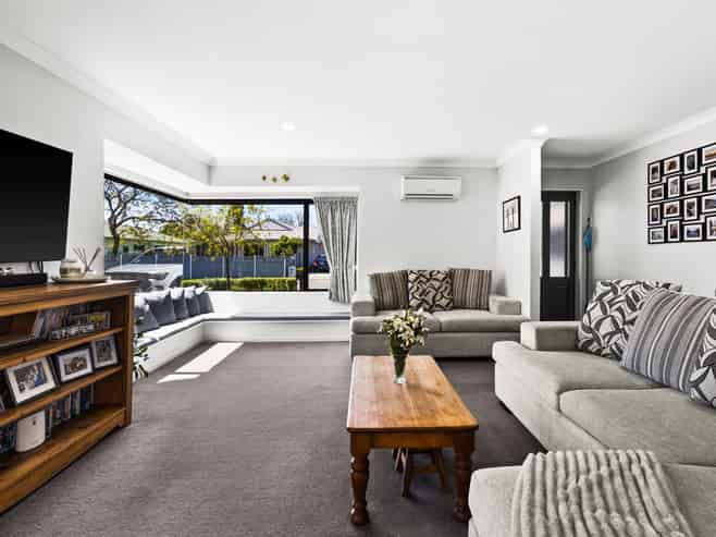 8 Bucksburn Place, Greenmeadows