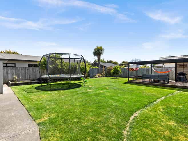 8 Bucksburn Place, Greenmeadows