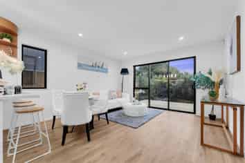  33 John Gray Street, Takanini