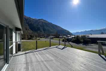 1 Hector Close, Kingston