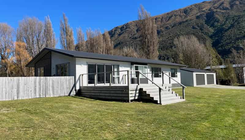 1 Hector Close, Kingston