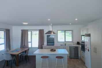 1 Hector Close, Kingston