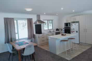 1 Hector Close, Kingston