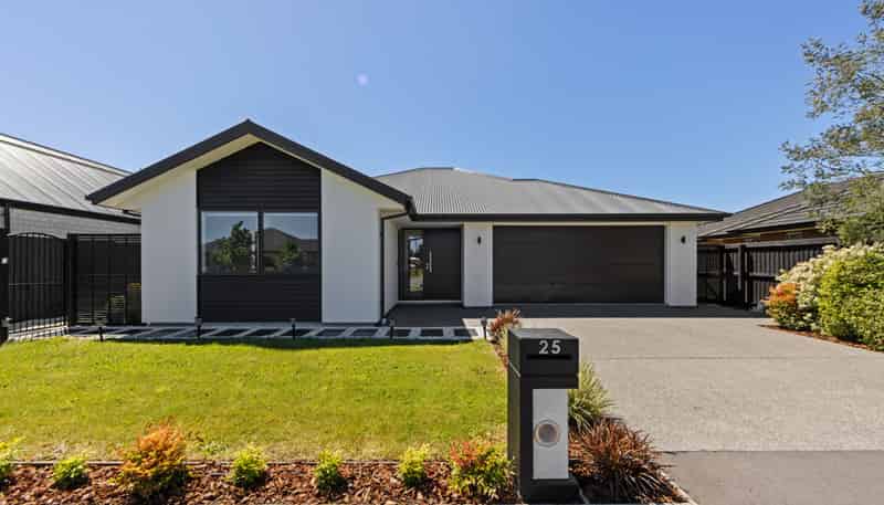 25 Zinnia Way, Wigram