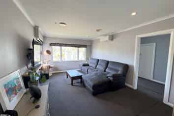 9 Belvedere Cres, Cloverlea