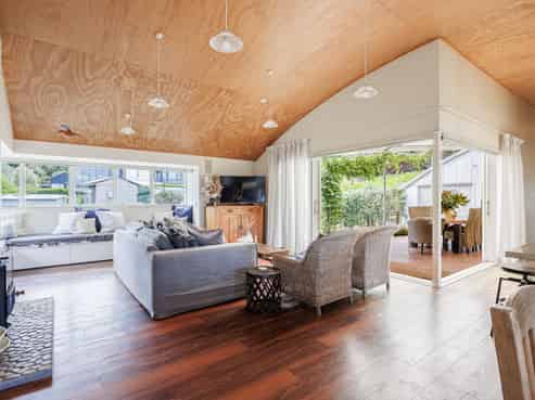 11 Tangitu Drive, Napier Port