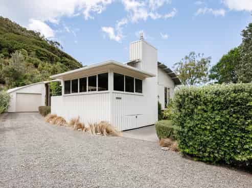 11 Tangitu Drive, Napier Port