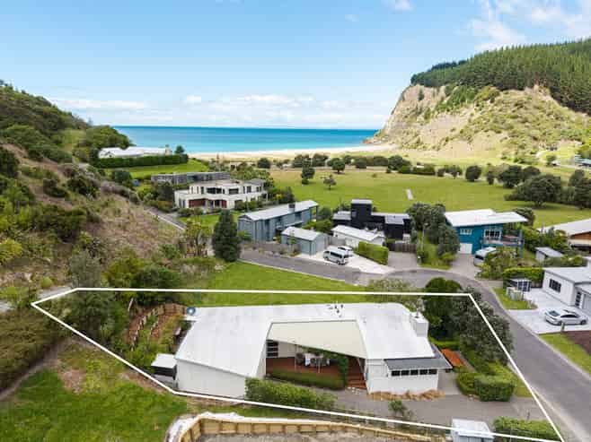 11 Tangitu Drive, Napier Port