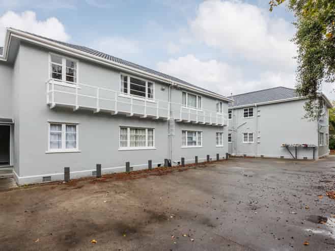 11 Larsen Court, Roslyn