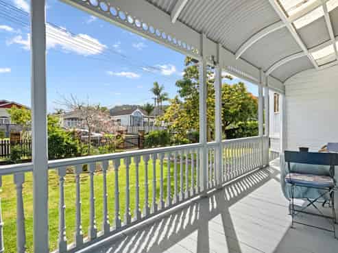 6 Shortland Street, Regent