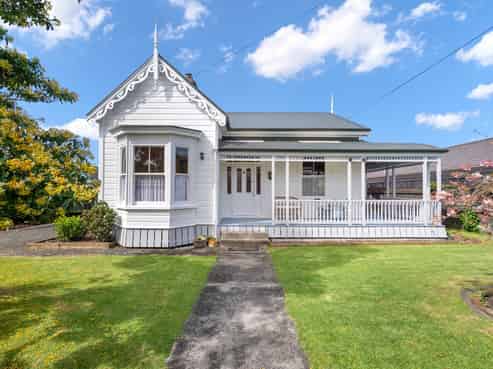 6 Shortland Street, Regent