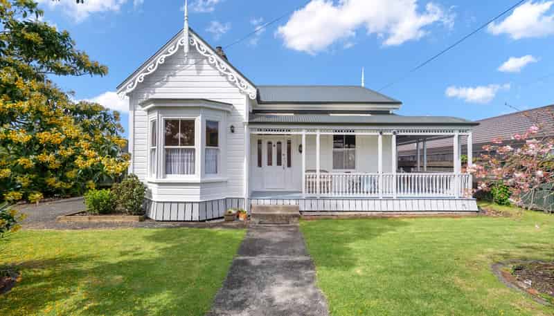 6 Shortland Street, Regent