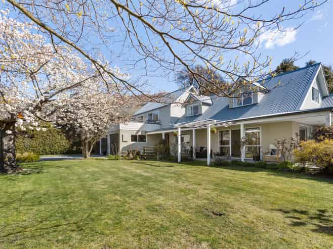 4 Larch Place, Wanaka